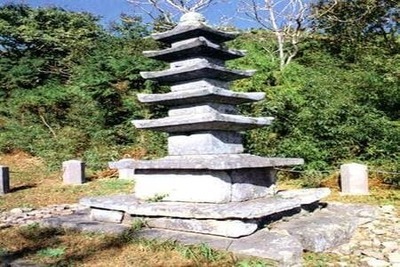 진도 상만리 오층석탑(전라남도 유형문화재)